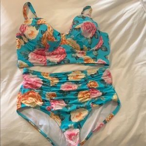 TORRID SIZE 2 FLORAL BLUE BIKINI ✨✨